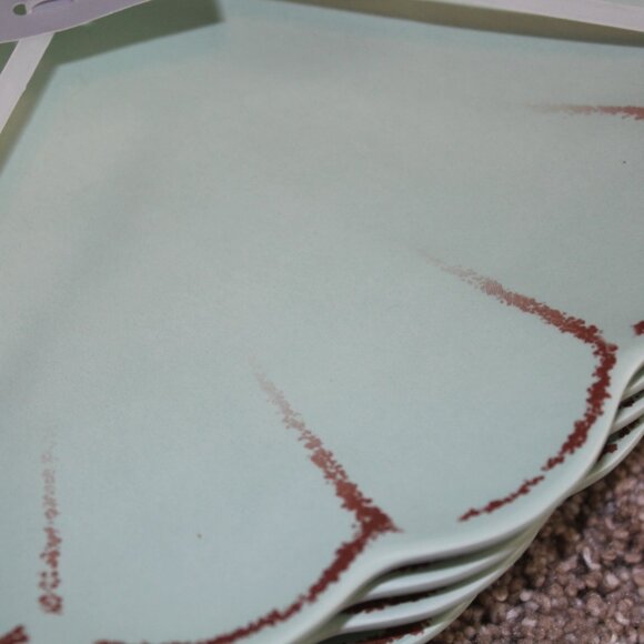 Soho Loft Plates Rustic Scalloped Set of 4 Melamine 11" Dinner Seafoam Green NWT - Picture 2 of 6